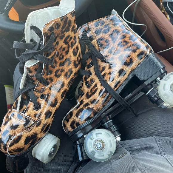 NWOT Rollerskates - Picture 3 of 4